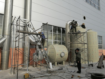 噴淋塔安裝現(xiàn)場(chǎng) 噴淋塔安裝現(xiàn)場(chǎng)