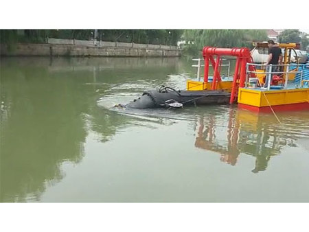 絞吸式挖泥清泥船