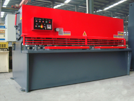 液压闸式剪板机