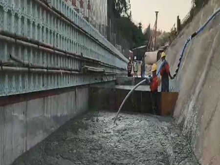 发泡混凝土路基护坡回填