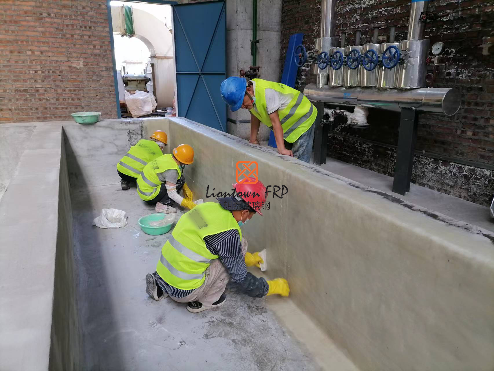 沈陽(yáng)玻璃鋼防腐三布五油廠(chǎng)家