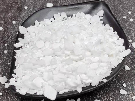 二水片状氯化钙