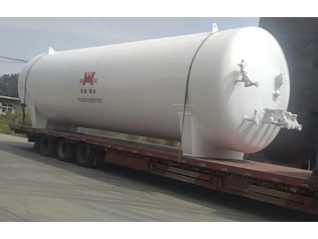 低溫貯槽發(fā)貨現(xiàn)場