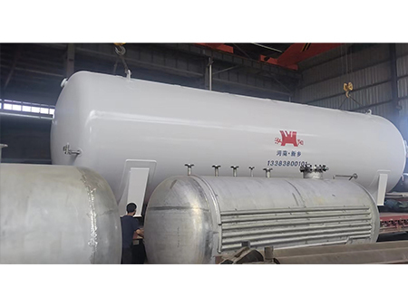 低溫儲槽發(fā)貨現(xiàn)場