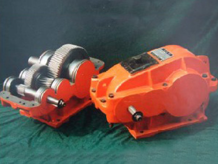 ZQ圆柱齿轮减速器