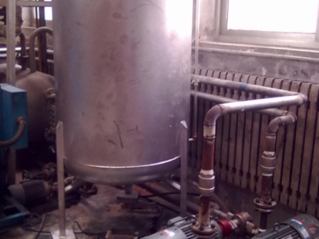 石蜡油定量加料系统