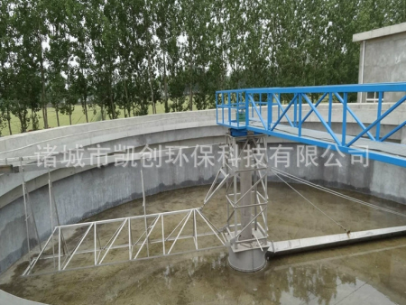 周邊轉(zhuǎn)動刮吸泥機(jī)