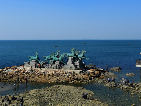 雕塑廠淺列群馬雕塑之一二三四五