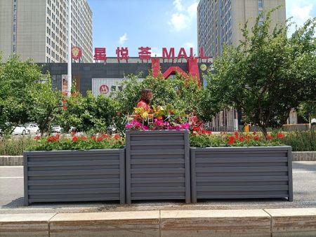沈陽鋁合金花箱：城市綠化中的藝術(shù)點(diǎn)綴