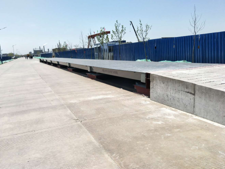 帶水泥基礎(chǔ)墩汽車衡安裝圖1