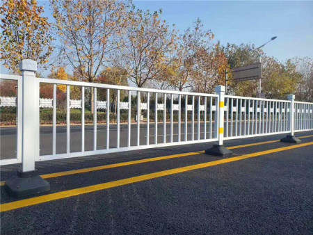 Methods of prolonging service life of zinc steel guardrail