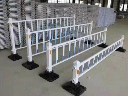 What are the production, processing and characteristics of zinc steel guardrails