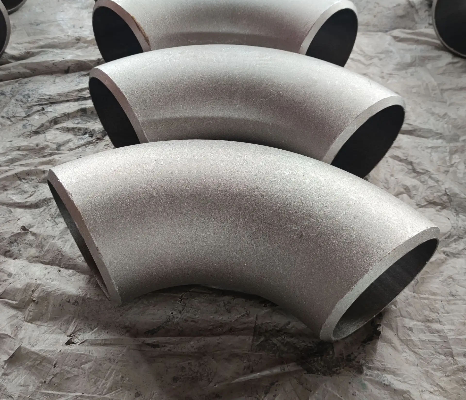 弯头的存放安装及使用