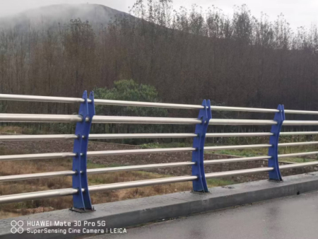 防撞栏杆