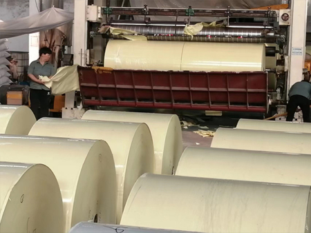 黄色卷筒双胶纸展示