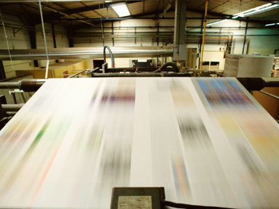 Trademark die - cutting machine die - cutting table and the shape of the press - cutting mechanism are flat - shaped