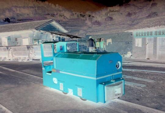 礦山電機(jī)車架空線施工方案,它為什么用直流電?