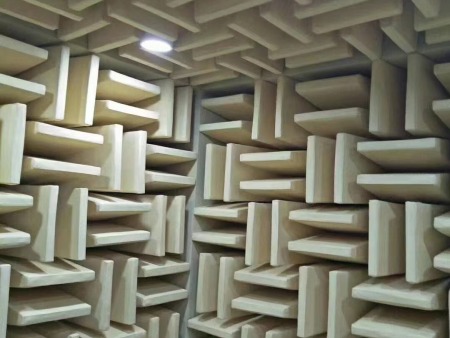 半消声室