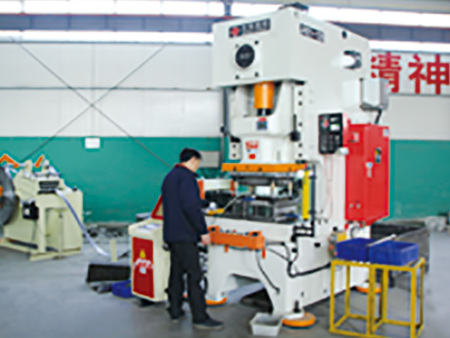 精密冲床