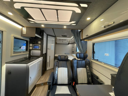 依维柯T型旅居车内饰图
