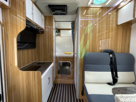 上汽跃进H500-C型旅居车内饰配置表17 上汽跃进H500-C型旅居车内饰配置表17