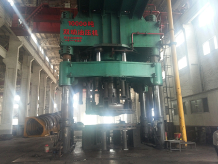 萬噸油壓機
