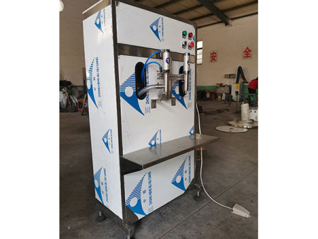 半自动活塞灌装机 (2)