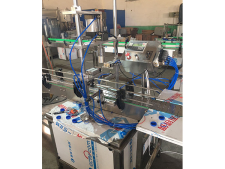 FXZ型旋合式封口机