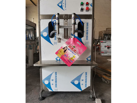 半自动活塞灌装机 (4)