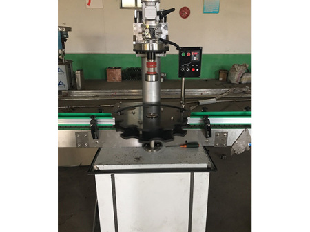 NM-1葡萄酒铝塑帽碾帽机