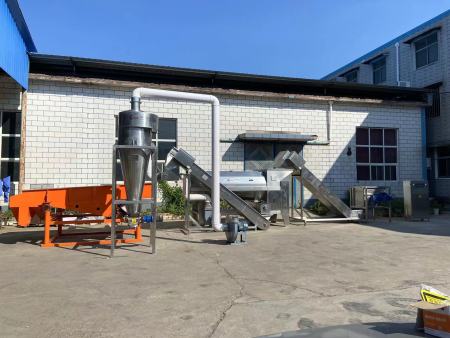 新乡市森科机械有限公司【葡萄酒加工设备】携带全体员工在这里给大家拜年了！