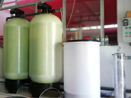 软化水设备盐箱加盐时需要注意些什么？