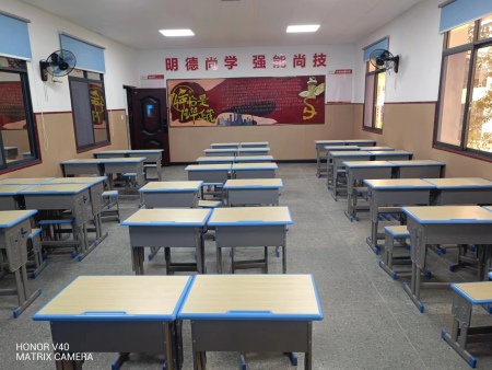 广深航职业学校黑板 (4) 广深航职业学校黑板 (4)