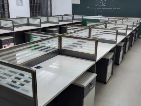 栗江中学教师办公桌1 栗江中学教师办公桌1