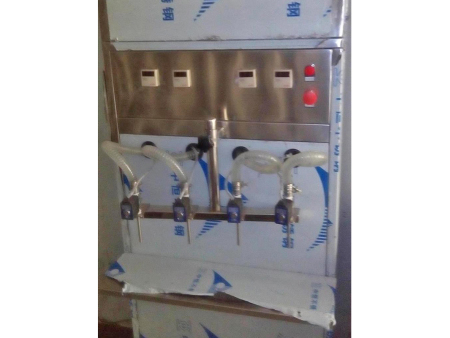 4頭半自動玻璃水灌裝機