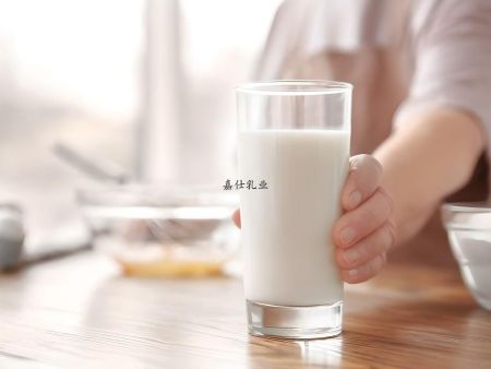 羊奶:營(yíng)養(yǎng)瑰寶，早晚皆宜的飲用指南