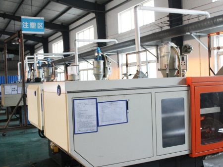 注塑车间