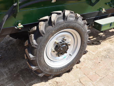 两方甩盘撒粪、撒肥车