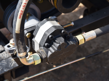 两方甩盘撒粪、撒肥车