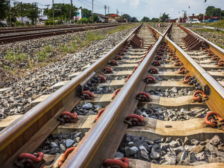 How to realize stepless conversion of switches in high-speed railway system?