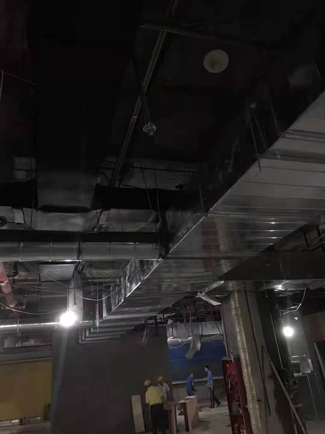 商業(yè)油煙管道清洗：保障餐飲環(huán)境，守護(hù)公共衛(wèi)生