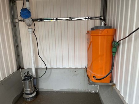 泵抽和喷雾设备时图