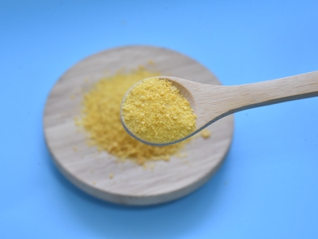 Flake polyaluminum chloride