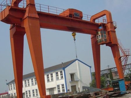 适用范围广 结构稳定运行平稳 金属板材 二手双主梁龙门吊 常合起重