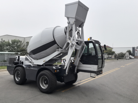 自动上料搅拌车