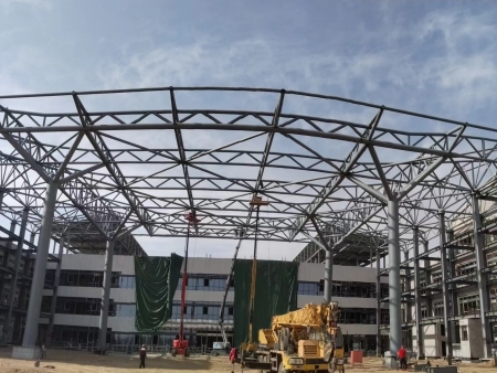第二醫(yī)院遷建項目醫(yī)療綜合樓門頭桁架
