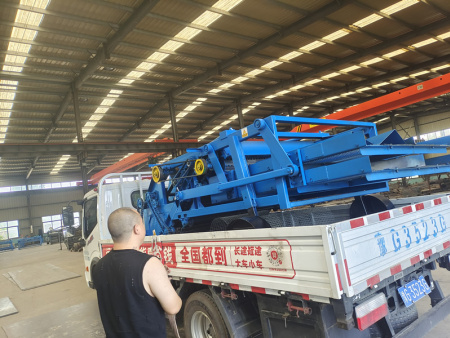 藥材收獲機發(fā)貨