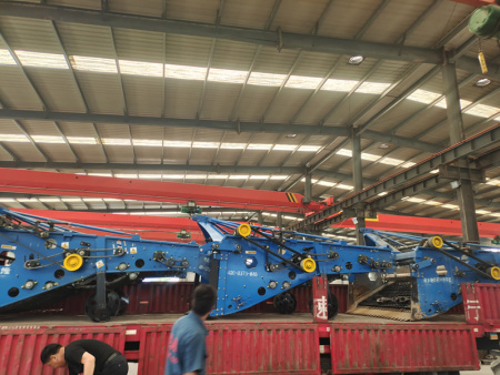 藥材收獲機發(fā)貨