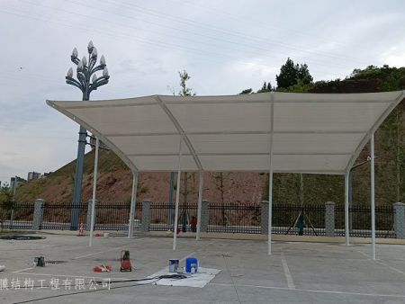 貴州膜結(jié)構(gòu)停車棚