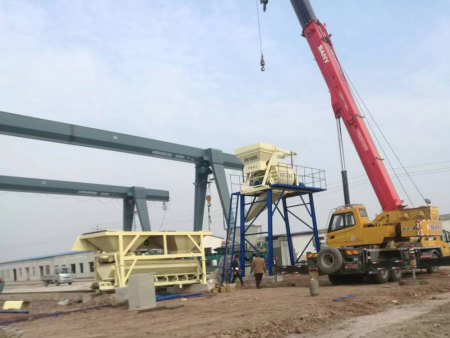 JS1000搅拌机和配料机俺装现场